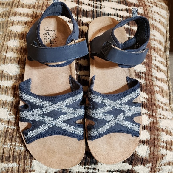 🌻Sandals - Picture 2 of 3